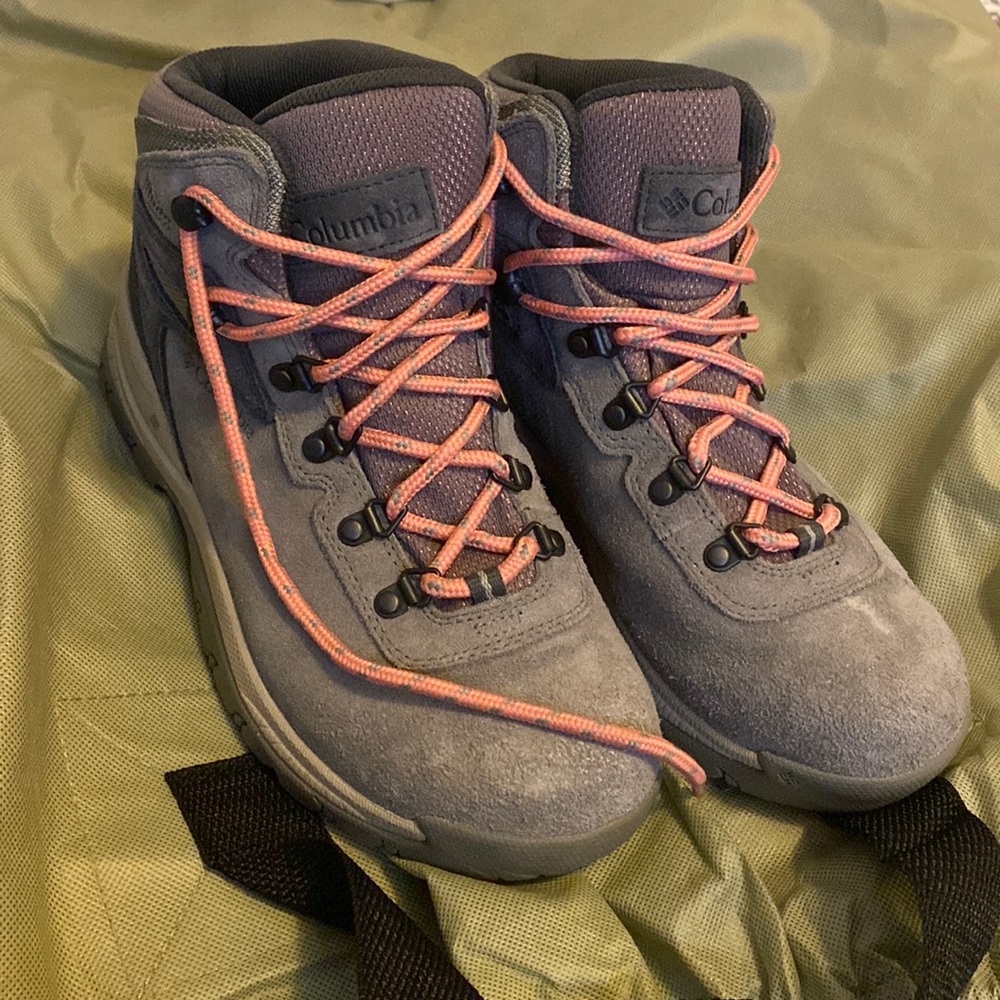 Columbia Women's Gray Boots with Pink Accents